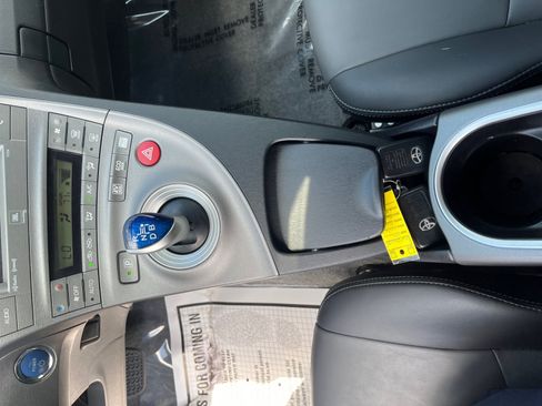 Used 2013 Toyota Prius Five FWD image 22