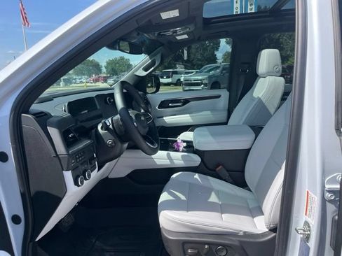 Used 2026 Chevrolet Suburban Premier w/ Sun And Tow Package RWD image 16