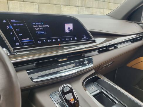 Certified 2024 Cadillac Escalade ESV Sport w/ LPO, ONYX Package image 31