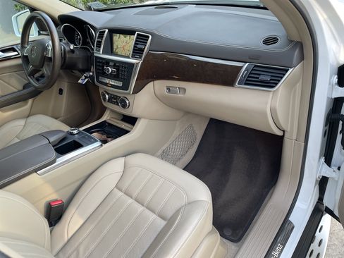 Used 2016 Mercedes-Benz GL 450 4MATIC image 48