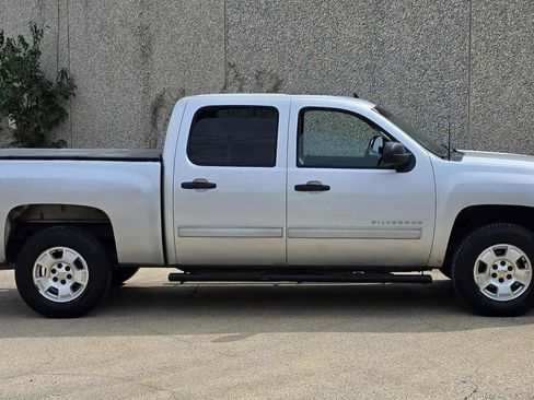 Used 2011 Chevrolet Silverado 1500 LT w/ All-Star Edition image 2