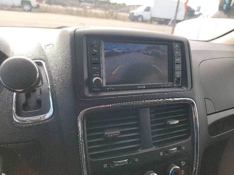 Used 2018 Dodge Grand Caravan SE w/ UConnect Hands-Free Group FWD image 15