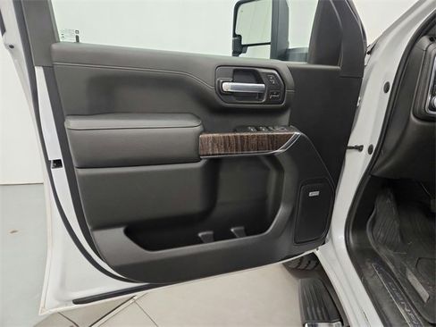 Used 2023 GMC Sierra 2500 Denali image 33