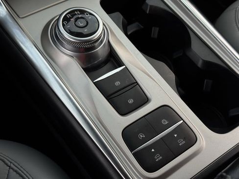 Used 2021 Ford Explorer XLT w/ Equipment Group 202A image 20