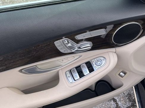 Used 2015 Mercedes-Benz C 300 4MATIC Sedan image 25