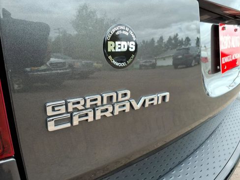 Used 2015 Dodge Grand Caravan SE w/ Quick Order Package 29E SE FWD image 4