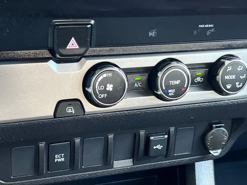 Certified 2022 Toyota Tacoma SR image 20