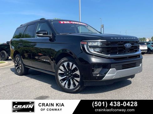 Used 2025 Ford Expedition Platinum w/ Driver's Package AWD/4WD image 1