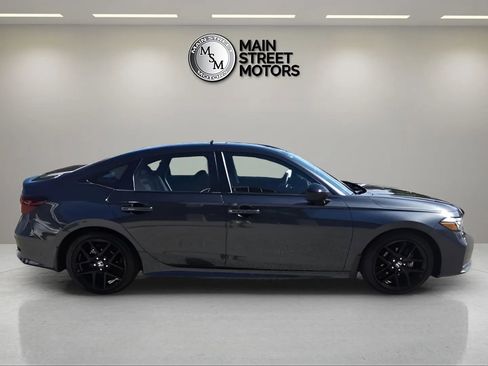 Used 2025 Honda Civic Sport image 6