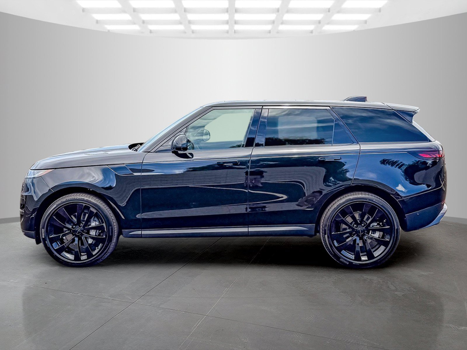 New 2026 Land Rover Range Rover Sport SE AWD/4WD image 2