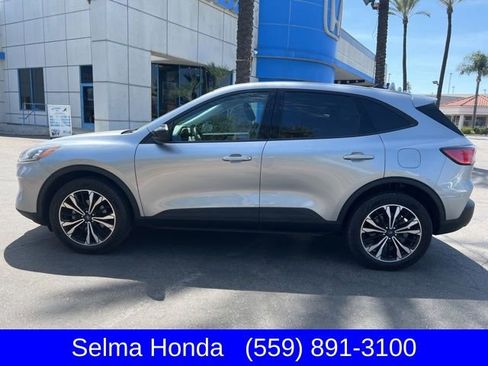 Used 2022 Ford Escape SE w/ SE Sport Appearance Package AWD/4WD image 1
