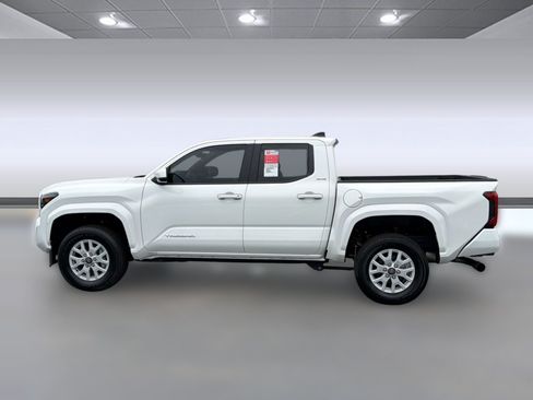 Used 2026 Toyota Tacoma SR5 RWD image 2