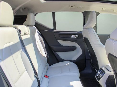 Used 2025 Volvo XC40 B5 Ultra w/ Protection Package Premier AWD/4WD image 27