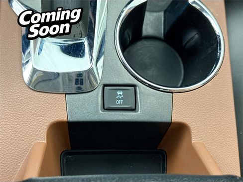 Used 2017 Chevrolet Equinox Premier w/ Enhanced Convenience Package image 28