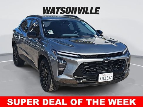 Used 2025 Chevrolet Trax ACTIV w/ Driver Confidence Package image 1