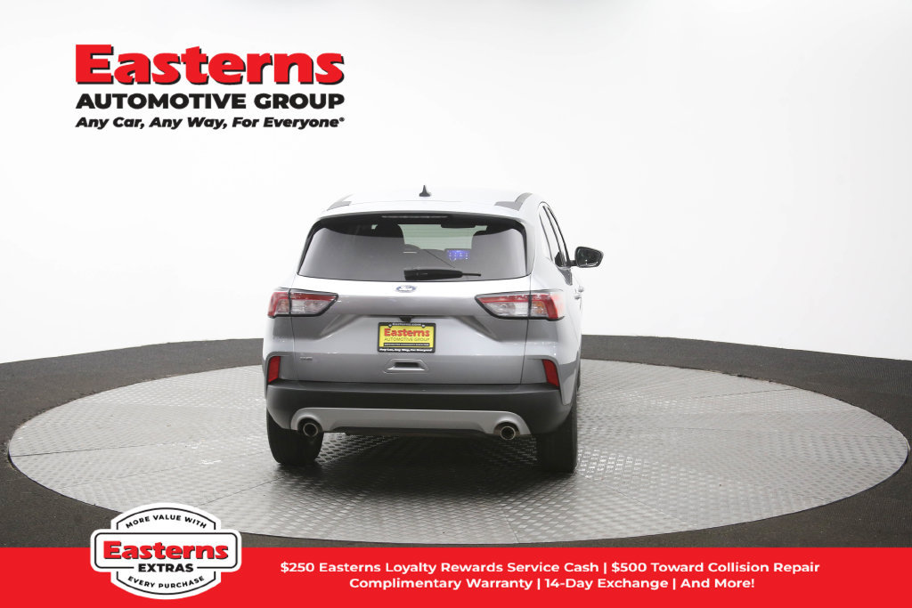 Used 2022 Ford Escape SE FWD image 40