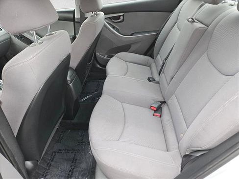 Used 2015 Hyundai Elantra SE FWD image 22