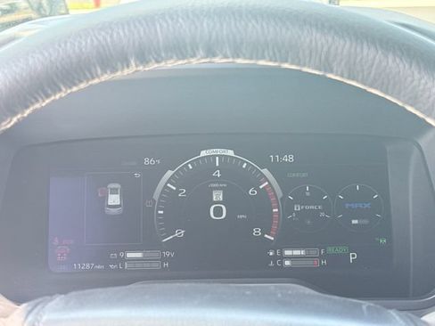 Used 2025 Toyota Sequoia Capstone w/ Tow Technology Package AWD/4WD image 17