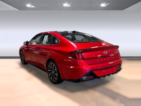 Used 2021 Hyundai Sonata Limited w/ Winter Weather Package FWD image 3