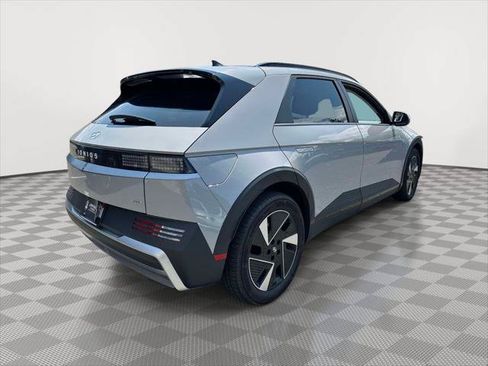 Used 2025 Hyundai Ioniq 5 SEL AWD/4WD image 3