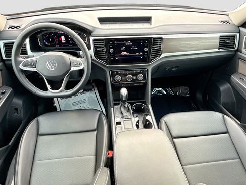 Used 2023 Volkswagen Atlas SE w/ Panoramic Sunroof Package image 15