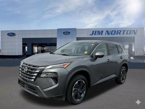 Used 2024 Nissan Rogue SV AWD/4WD image 9