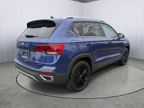 Used 2022 Volkswagen Taos SE image 3