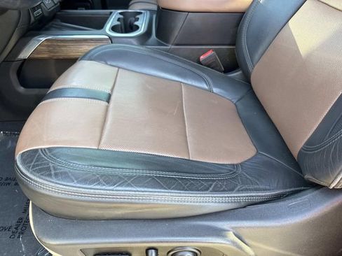 Used 2020 Chevrolet Silverado 1500 High Country w/ Technology Package image 33