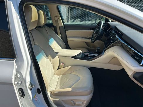Used 2018 Toyota Camry XLE w/ Audio Package FWD image 17