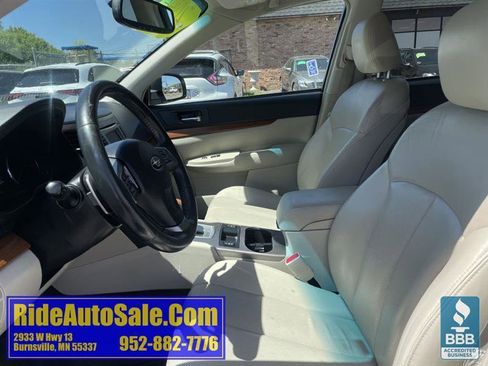 Used 2014 Subaru Outback 2.5i Limited w/ Moonroof Package AWD/4WD image 10