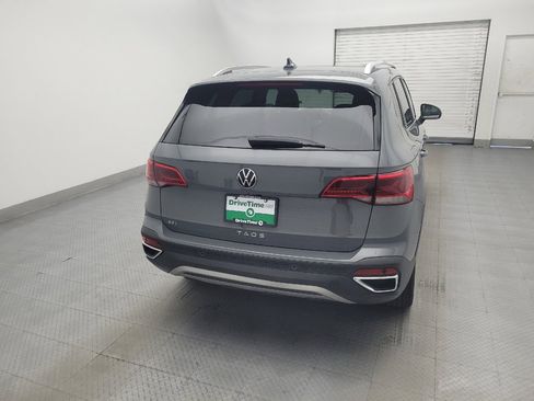 Used 2022 Volkswagen Taos SEL w/ Panoramic Sunroof Package FWD image 7