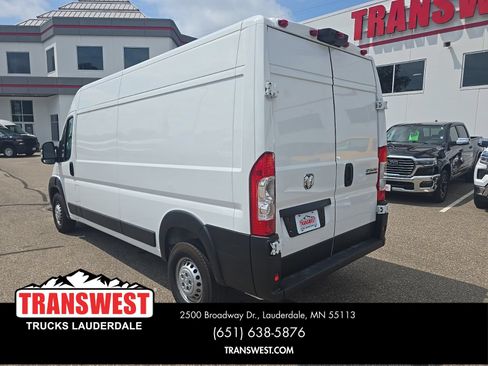 Used 2025 RAM ProMaster 2500 w/ Convenience Group FWD image 3