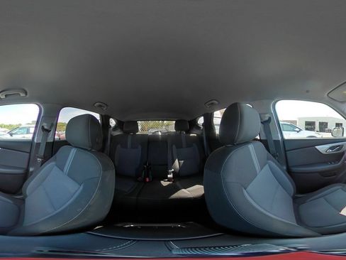 Used 2025 Chevrolet Blazer LT FWD image 43