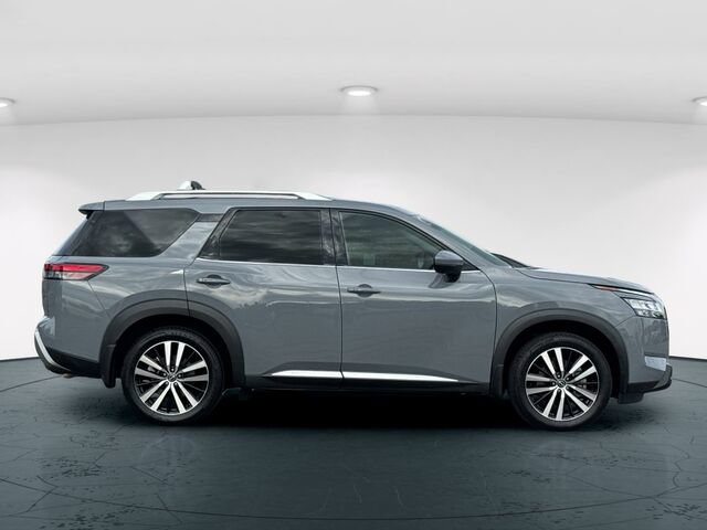 Used 2024 Nissan Pathfinder Platinum AWD/4WD image 7