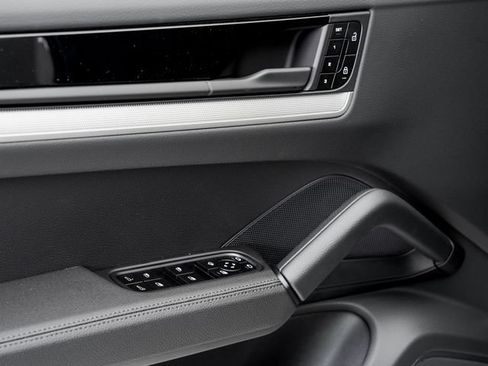 New 2026 Porsche Cayenne Coupe AWD/4WD image 8