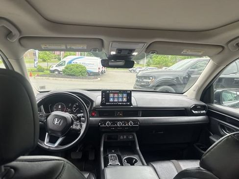 Used 2023 Honda Pilot Touring image 22
