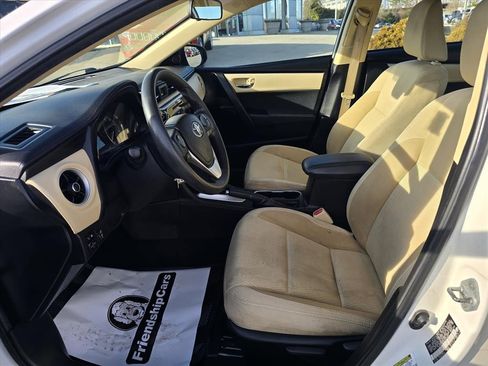 Used 2018 Toyota Corolla LE image 11