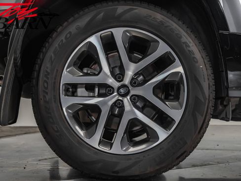 Used 2023 Land Rover Defender 110 X-Dynamic SE image 15