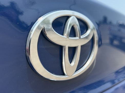 Used 2025 Toyota Camry LE FWD image 7