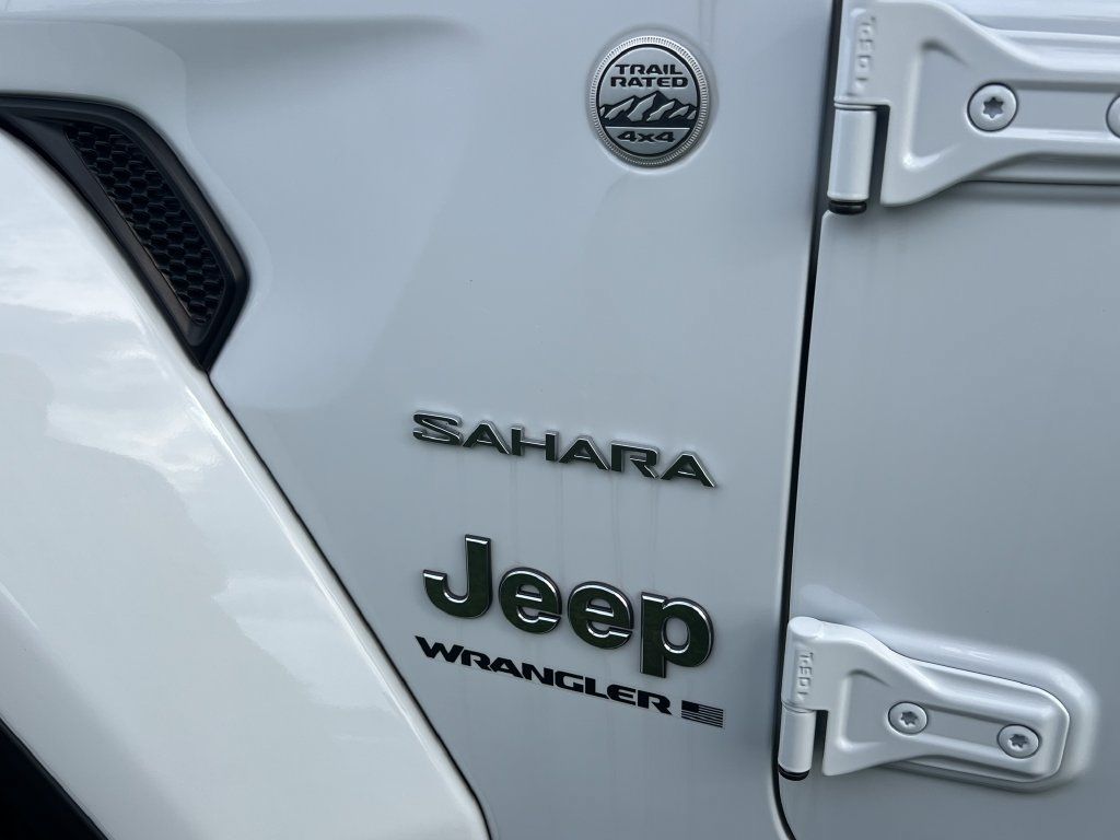 Used 2023 Jeep Wrangler Unlimited Sahara AWD/4WD image 23