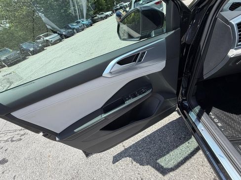 New 2026 Volkswagen Taos SE AWD/4WD image 32