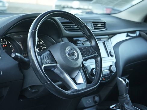 Used 2020 Nissan Rogue Sport SV w/ All-Weather Package image 22