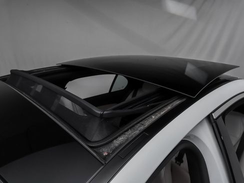 Certified 2022 Mercedes-Benz C 300 4MATIC Sedan image 5