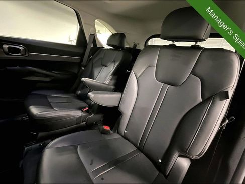 Used 2025 Kia Sorento EX w/ Panoramic Sunroof Package FWD image 33