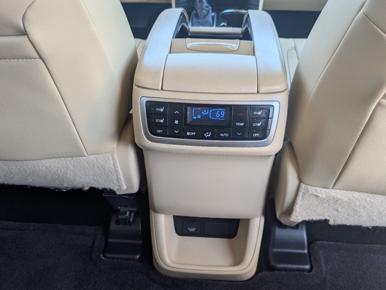 Used 2017 Toyota Highlander Limited Platinum FWD image 8