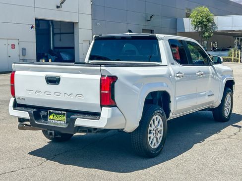 Used 2024 Toyota Tacoma SR5 AWD/4WD image 6