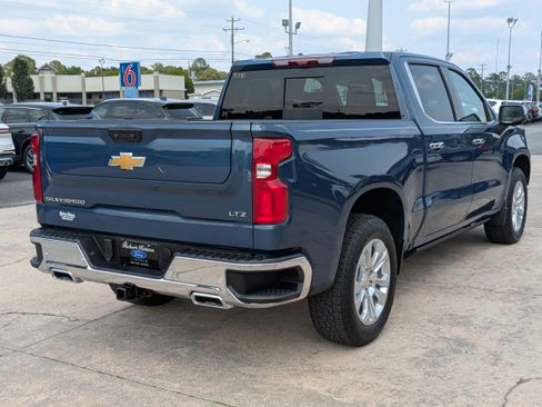 Used 2024 Chevrolet Silverado 1500 LTZ w/ Technology Package image 6