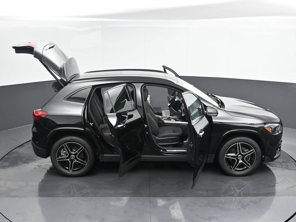 Used 2025 Mercedes-Benz GLA 250 4MATIC image 57