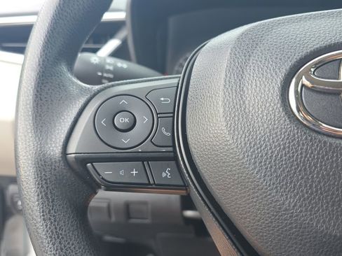 Used 2022 Toyota Corolla LE FWD image 19