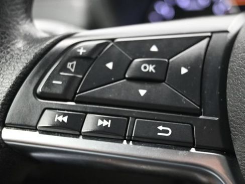 Used 2024 Nissan Sentra SV FWD image 23